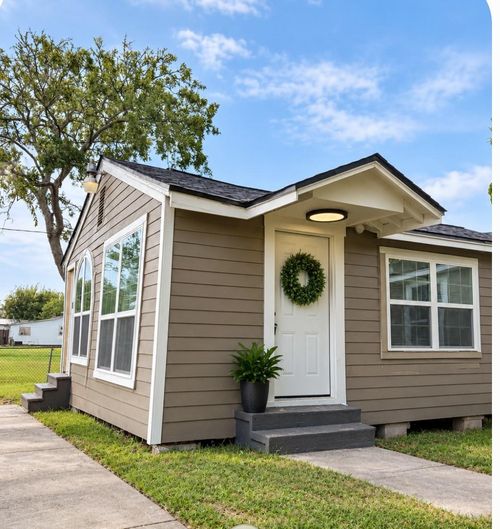 301 N Avenue C, Freeport, TX, 77541-4231 | Card Image