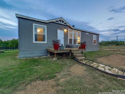 2831 County Road 430, Pleasanton, TX, 78064-6223 | Card Image