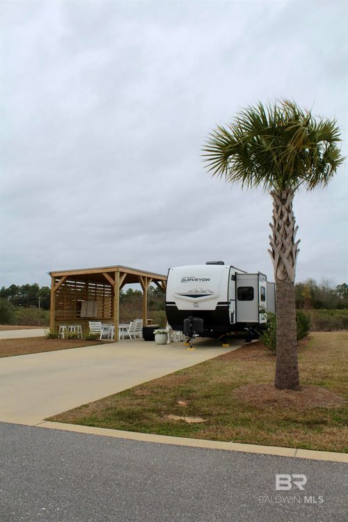 733 Vacation Cir, Foley, AL, 36535-9842 | Card Image