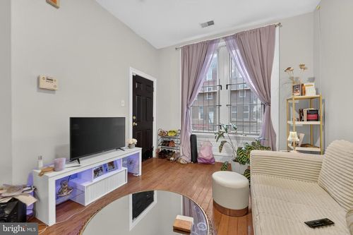 1900 W Diamond St, Philadelphia, PA, 19121-1585 | Card Image