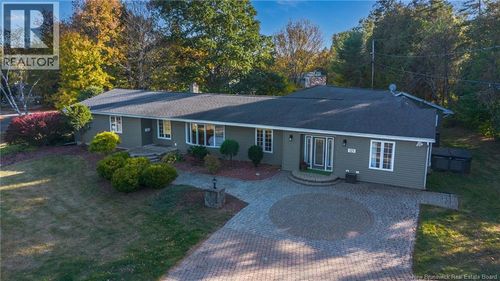 121 Graham Dr, Island View, NB, E3E1A2 | Card Image