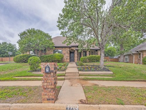 1702 Dickerson Dr, Pantego, TX, 76013-3239 | Card Image