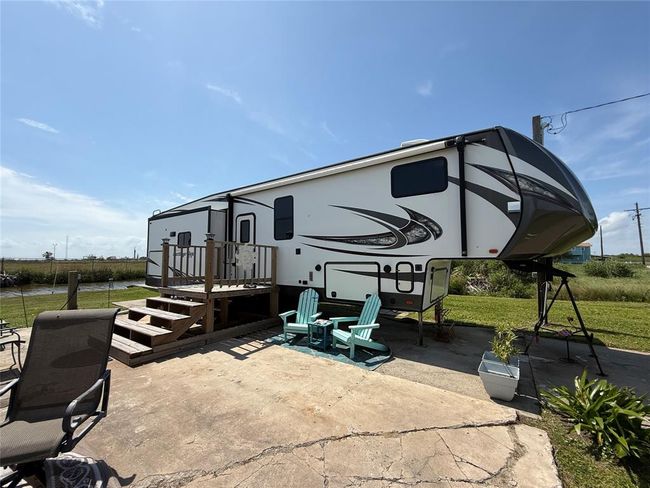 Both RV’s are negotiable | Image 10