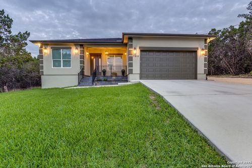 7812 Ventura Blvd, Selma, TX, 78154-3787 | Card Image