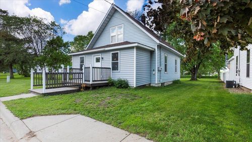 751 Roe St, Brooten, MN, 56316-4720 | Card Image