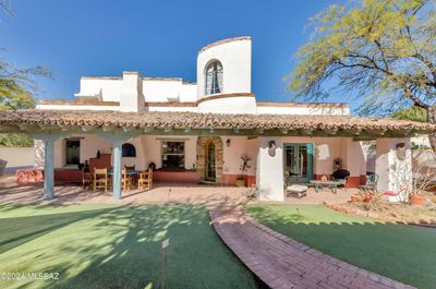 Main House front court yard view | Image 1