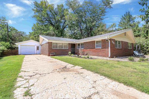 1733 Ranser Rd, Manhattan, KS, 66502-2617 | Card Image