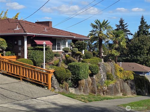 2818 S Dawson St, Seattle, WA, 98108-2119 | Card Image