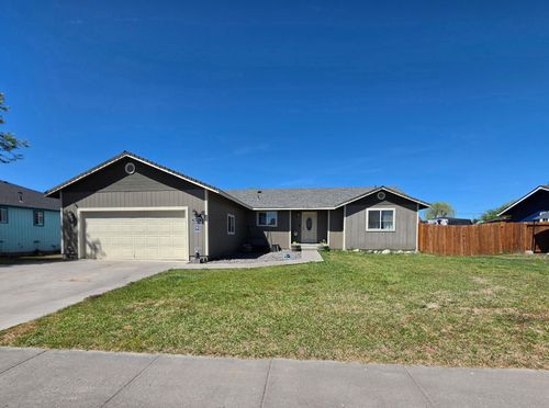 5556 State St, Klamath Falls, OR, 97603-8481 | Card Image