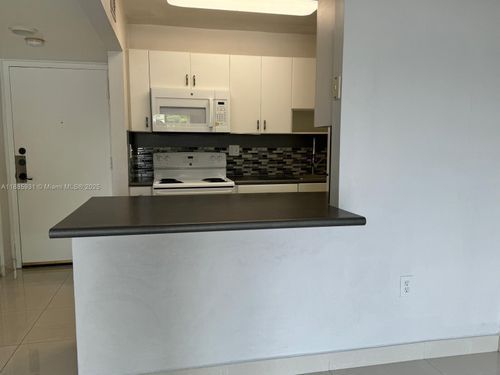 apt-310-5731 Nw 37th St, Virginia Gardens, FL, 33166-5779 | Card Image