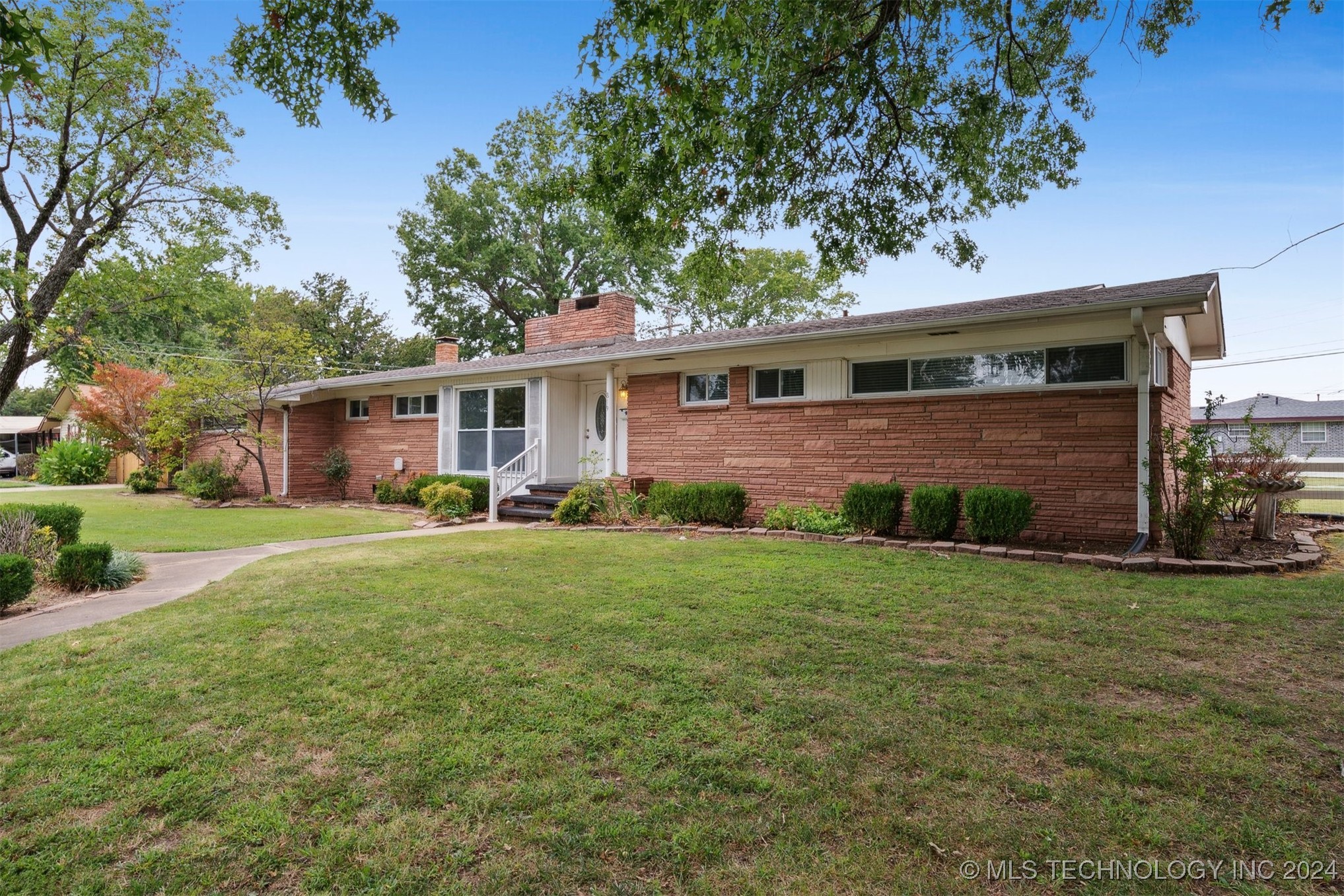 10th St, Pryor, OK 74361