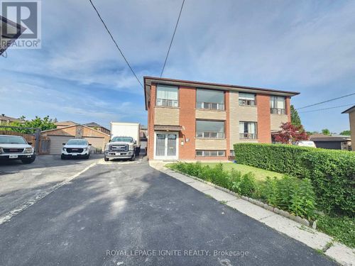 75 Pamille Pl, Toronto, ON, M6M3B1 | Card Image
