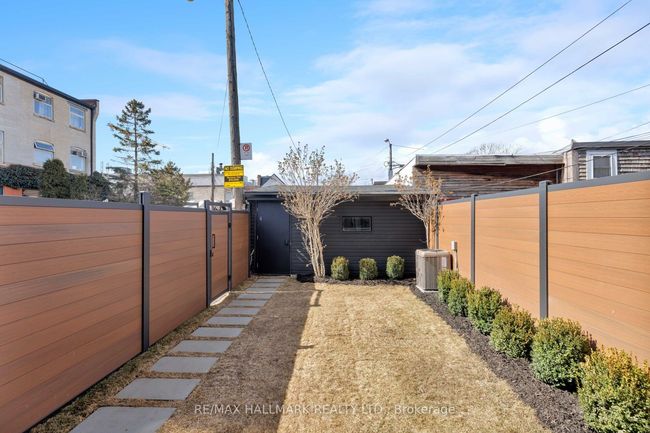 108 Crawford St, House attached with 6 bedrooms, 5 bathrooms and 3 parking in Toronto ON | Image 38