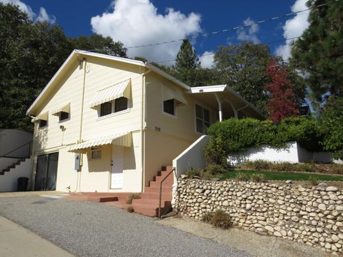 320 Pleasant St, Colfax, CA, 95713 | Card Image