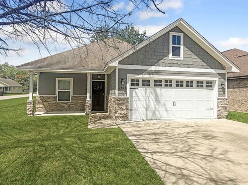 2424 Avenue C, Nederland, TX, 77627 | Card Image