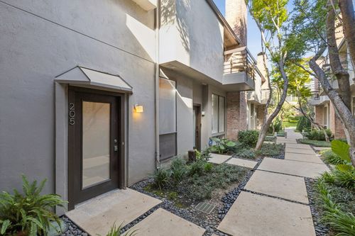 unit-205-3944 Buena Vista St, Dallas, TX, 75204-1672 | Card Image