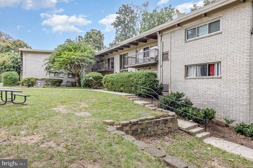 apt-210-4935 Americana Dr, ANNANDALE, VA, 22003-5028 | Card Image