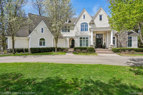 7651 Maple Ridge Ct, Clarkston, MI, 48346-5004 | Card Image