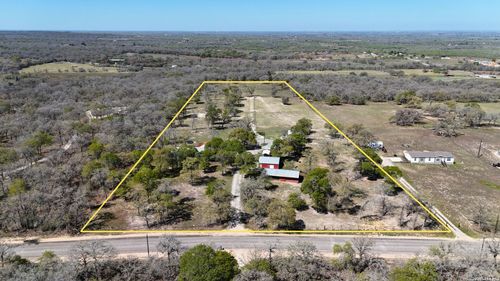 470 Lyon Rd, Seguin, TX, 78155-8287 | Card Image