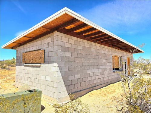 1440 Mcgarry Rd, Joshua Tree, CA, 92252-1252 | Card Image