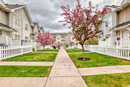3262 New Brighton Gdns Se, Calgary, AB, T2Z0A3 | Card Image