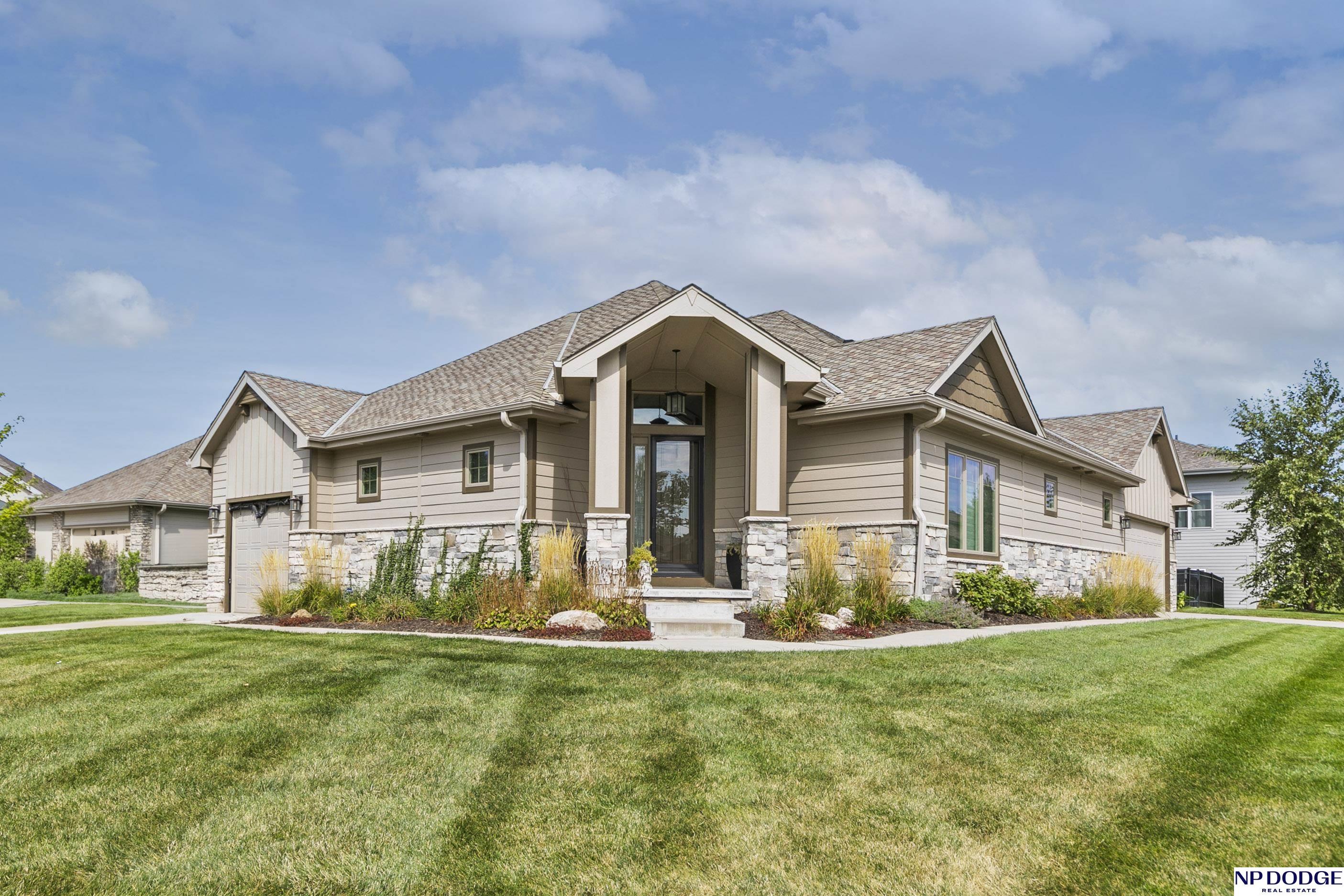 Iowa Cir, Omaha, NE 68142