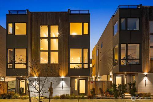 9229 16th Ave Sw, Seattle, WA, 98106 | Card Image
