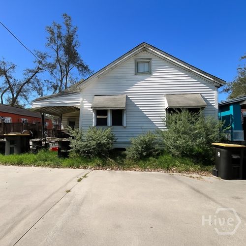 719 Fruit St, Savannah, GA, 31415-5290 | Card Image