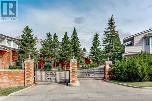 32-8020 Silver Springs Rd Nw, Calgary, AB, T3B5R6 | Card Image