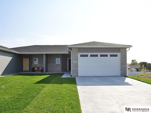 9425 Far Niente Ln, Lincoln, NE, 68526-6152 | Card Image
