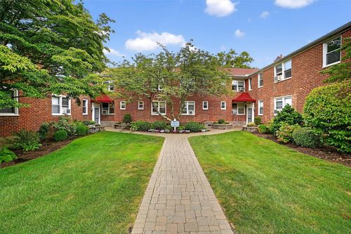 apt-2n-4 Bryant Cres, White Plains, NY, 10605-2628 | Card Image