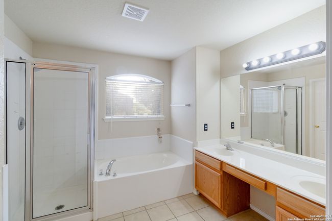 127 Still Brook Ln, House other with 3 bedrooms, 2 bathrooms and null parking in Cibolo TX | Image 12