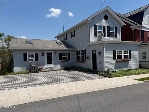 2014 20th St, Altoona, PA, 16601-2520 | Card Image