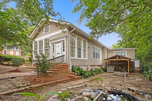 810 Fairview St, Jackson, MS, 39202-1626 | Card Image