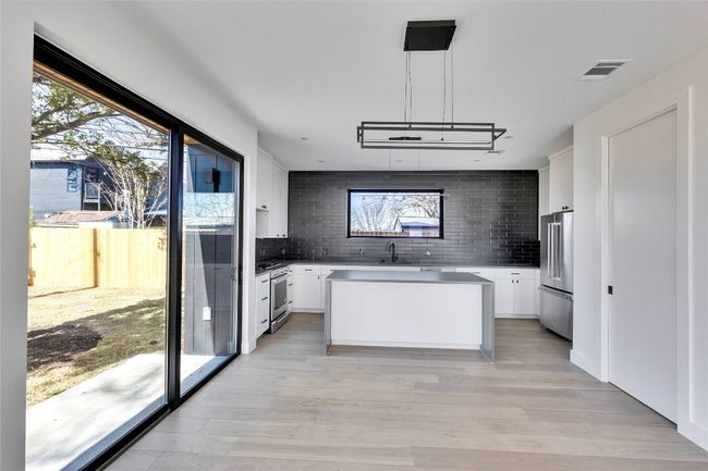 Kitchen | Image 32