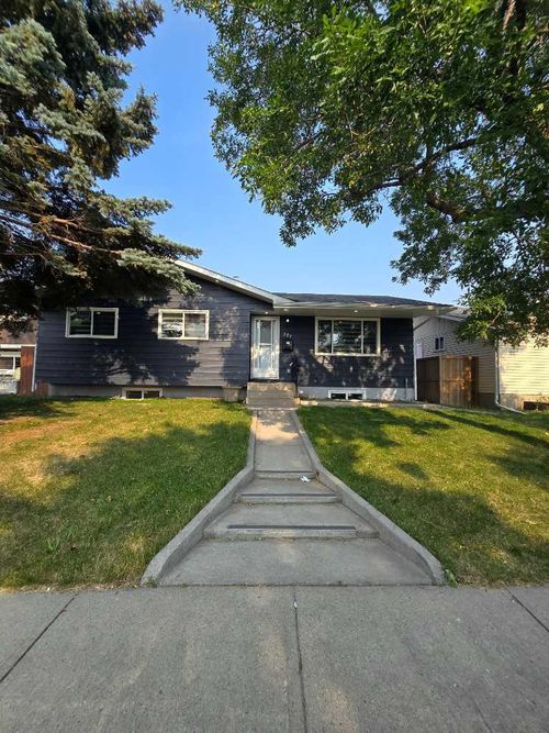 327 Rundleview Dr Ne, Calgary, AB, T1Y1H9 | Card Image