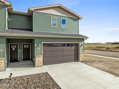 4017 Crossing Street Sw, Minot, ND, 58701 | Card Image