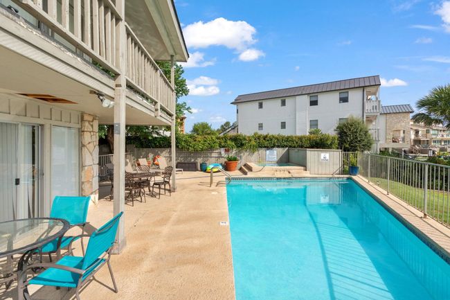 104 Cove E, Condo with 3 bedrooms, 2 bathrooms and null parking in Horseshoe Bay TX | Image 6