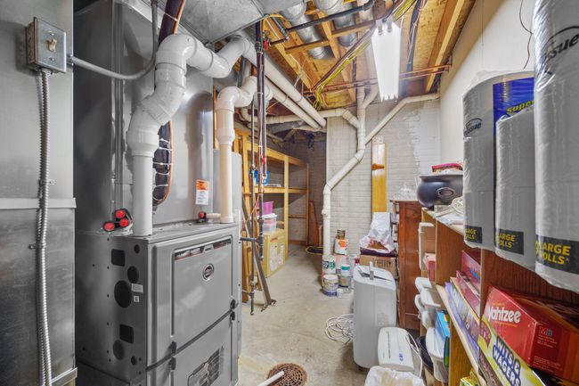 233 24 Th St, Home with 3 bedrooms, 3 bathrooms and null parking in West Des Moines IA | Image 27