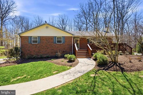 1052 W Valley Hill Rd, MALVERN, PA, 19355-2231 | Card Image