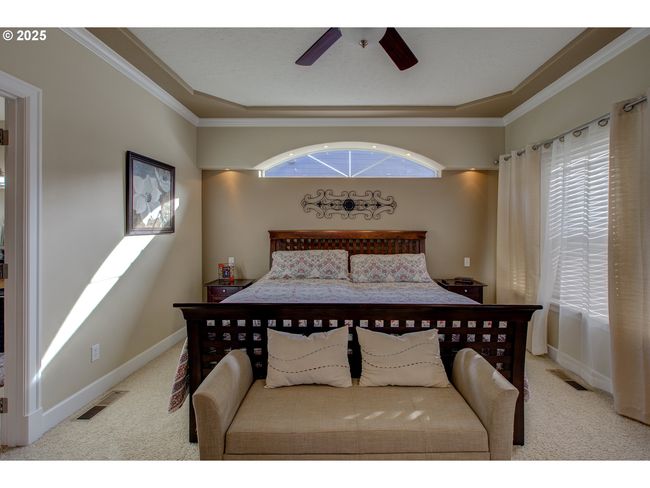 459 Oak Valley Loop, House other with 4 bedrooms, 4 bathrooms and 3 parking in Winchester OR | Image 17
