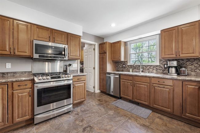 114 Tomahawk Trl, House other with 4 bedrooms, 4 bathrooms and null parking in Cedar Rapids IA | Image 14