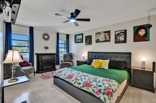 apt-312-860 Se 6th Ave, Deerfield Beach, FL, 33441-5622 | Card Image