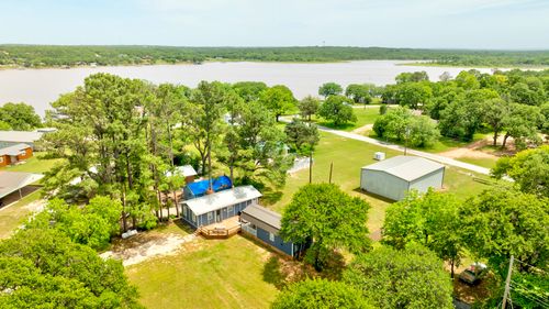 179 Oak St, Nocona, TX, 76255-4914 | Card Image