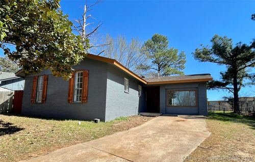 1003 Four Seasons Dr, Durant, OK, 74701-2425 | Card Image