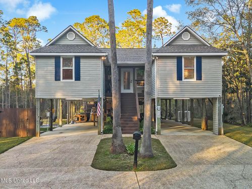 118 Holly Pt, Pass Christian, MS, 39571-2305 | Card Image