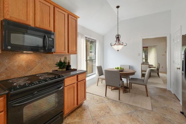 Virtually staged kitchen | Image 9