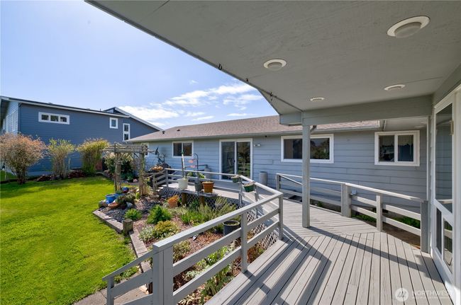 Rear deck looking from the apartment to the main house. | Image 37