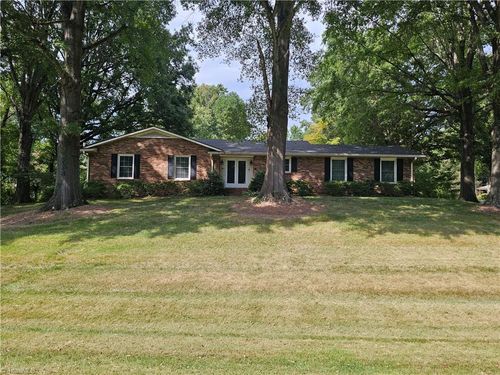 395 Widaustin Dr, Winston-Salem, NC, 27127-9105 | Card Image