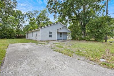 2848 W 11 Th Street, House other with 3 bedrooms, 2 bathrooms and null parking in Jacksonville FL | Image 3